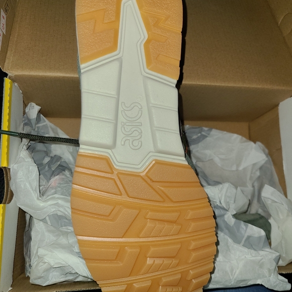 ASICS Tiger - Picture 3 of 4